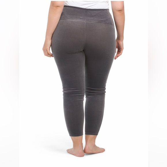 SPANX Velvet Shaping Leggings 🩶 - Picture 2 of 6